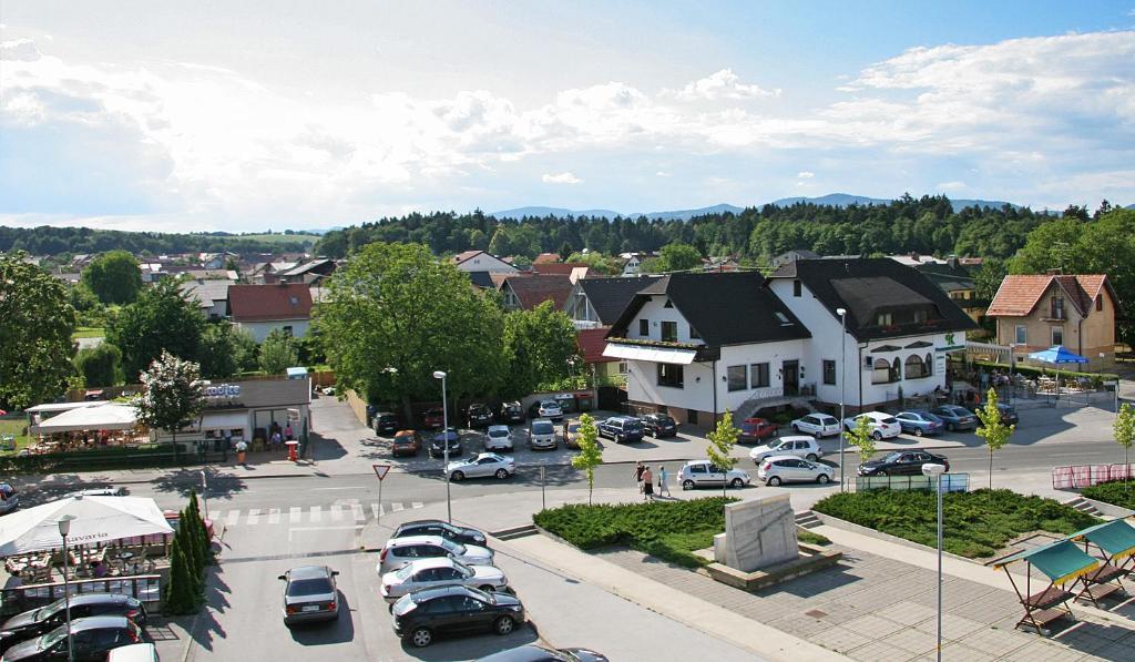 Guest House Pohorska Kavarna Maribor Buitenkant foto