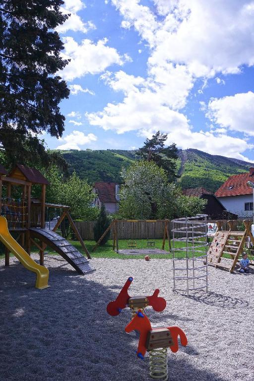 Guest House Pohorska Kavarna Maribor Buitenkant foto